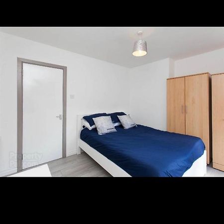 House @ Queens University Belfast Bagian luar foto